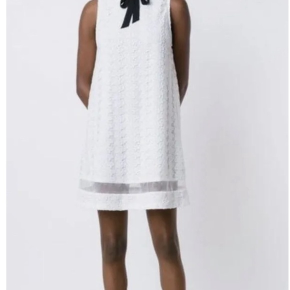 Alice + Olivia Irene Lace Dress - Picture 5 of 8